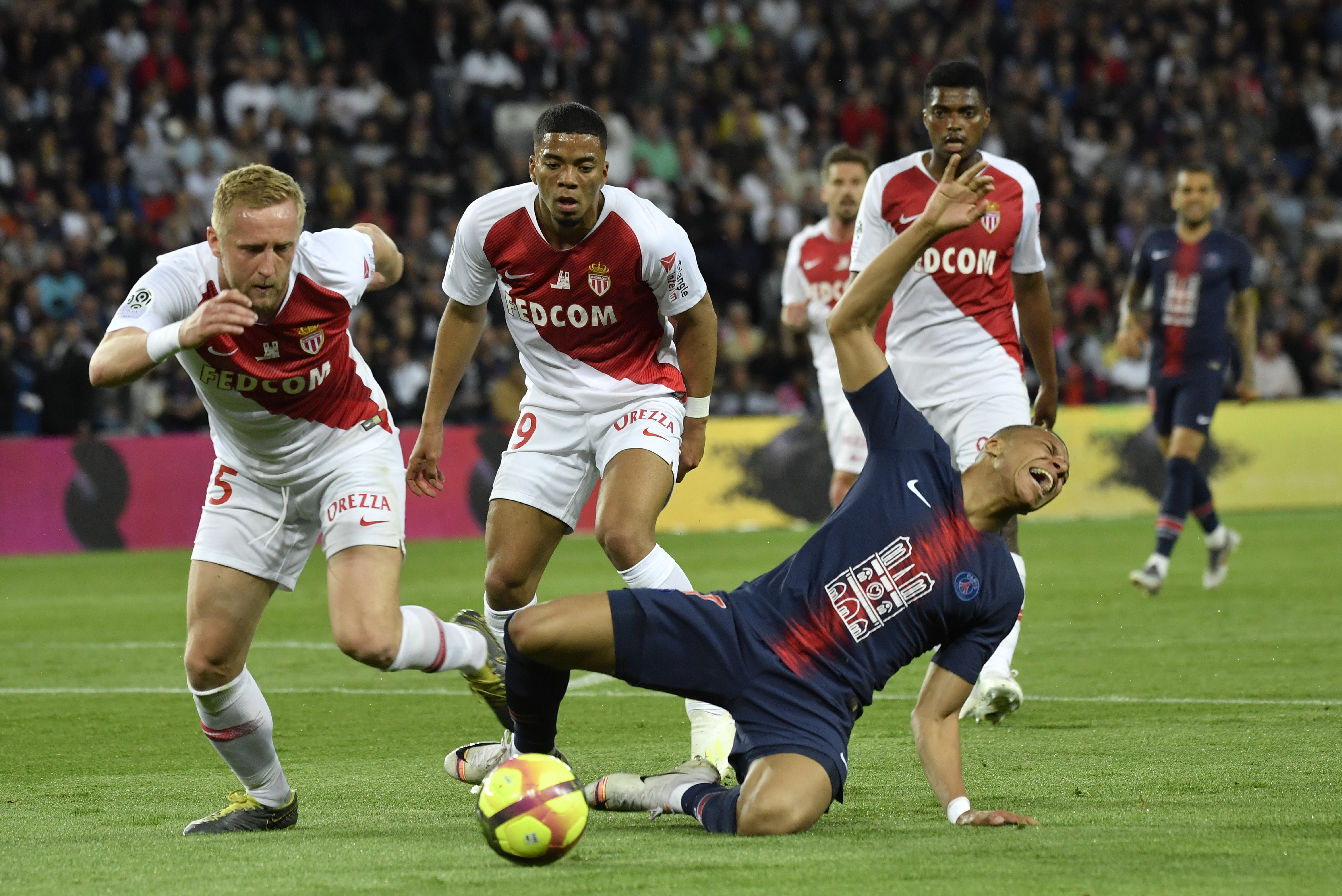 包含法国篮球联赛:巴黎圣日耳曼队实力强劲,寻求突破的词条 包含法国篮球联赛:巴黎圣日耳曼队实力强劲,寻求突破的词条