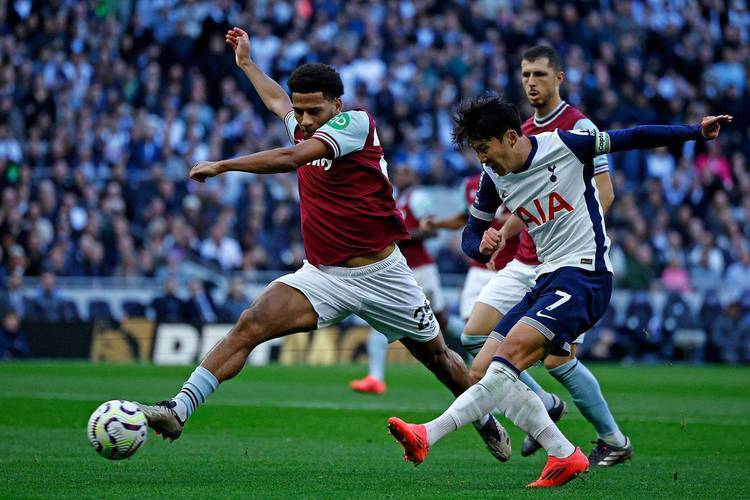 球队之间激烈角逐的欧洲联赛赛场