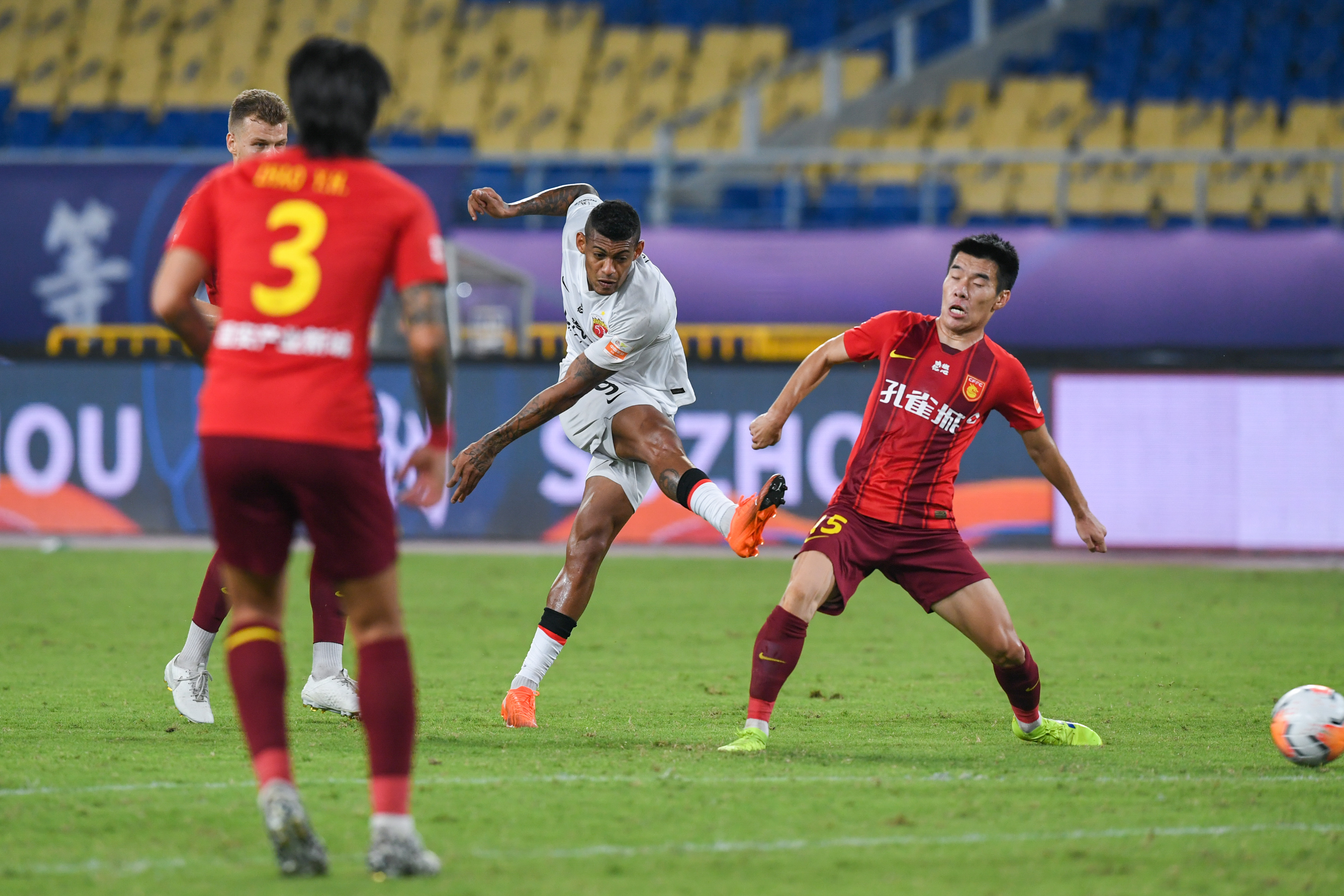 关于上海上港主场战平河北华夏幸福,积分榜中游的信息 关于上海上港主场战平河北华夏幸福,积分榜中游的信息