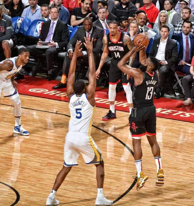 包含火箭主力球员受伤，球队战绩直线下滑的词条