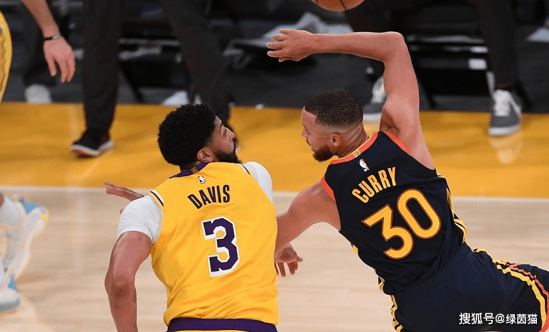 骑士终止三连胜篮网,雄鹿仙人 骑士终止三连胜篮网,雄鹿仙人