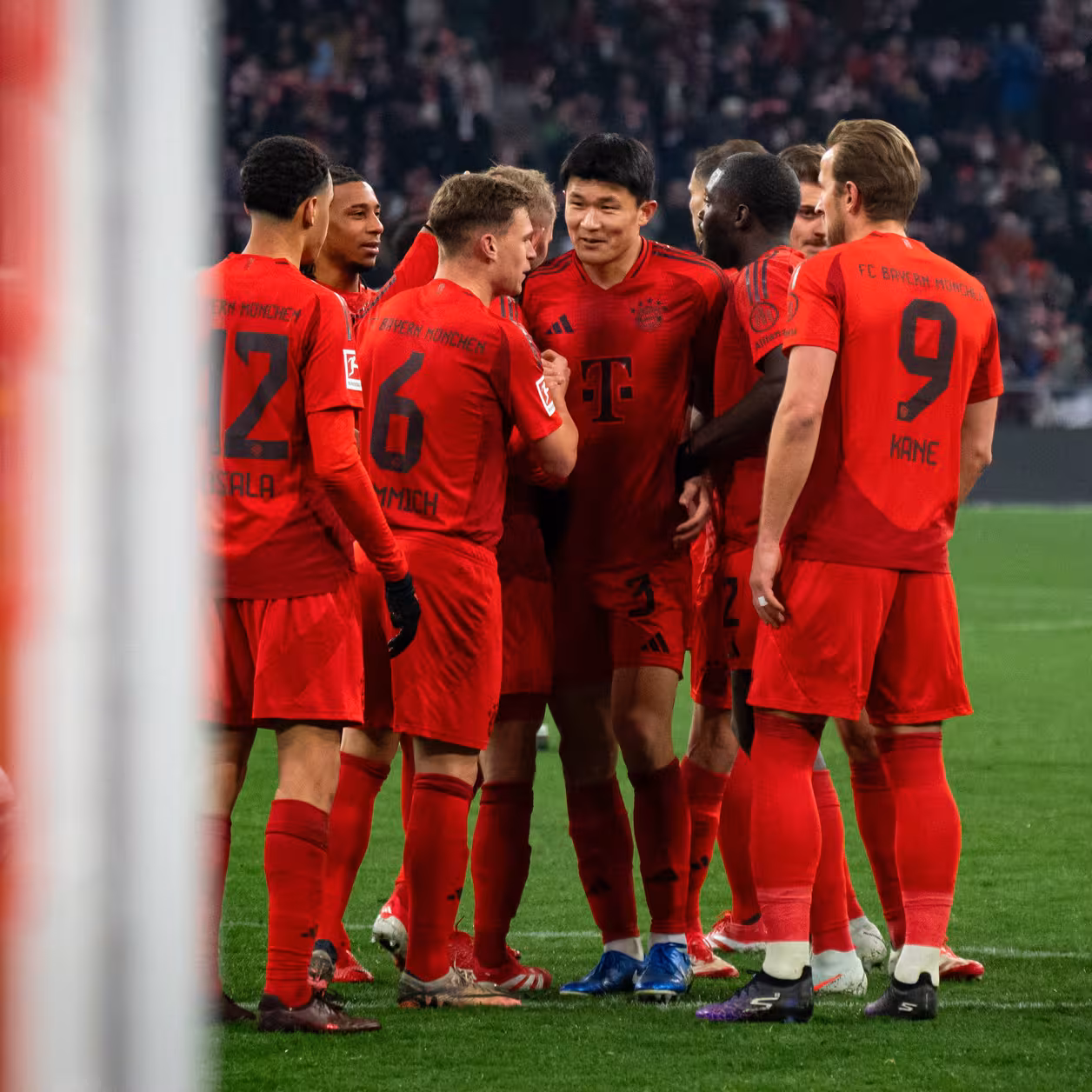 包含拜仁慕尼黑遭遇黑马反击,德甲争冠局势再度悬缺的词条 包含拜仁慕尼黑遭遇黑马反击,德甲争冠局势再度悬缺的词条