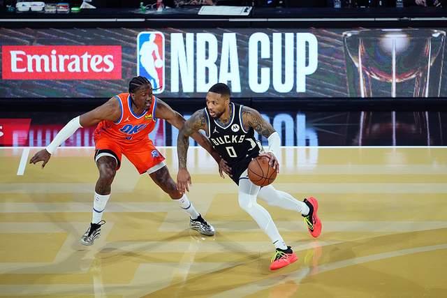 雄鹿全队助攻数连续创新高，团队默契十足的简单介绍