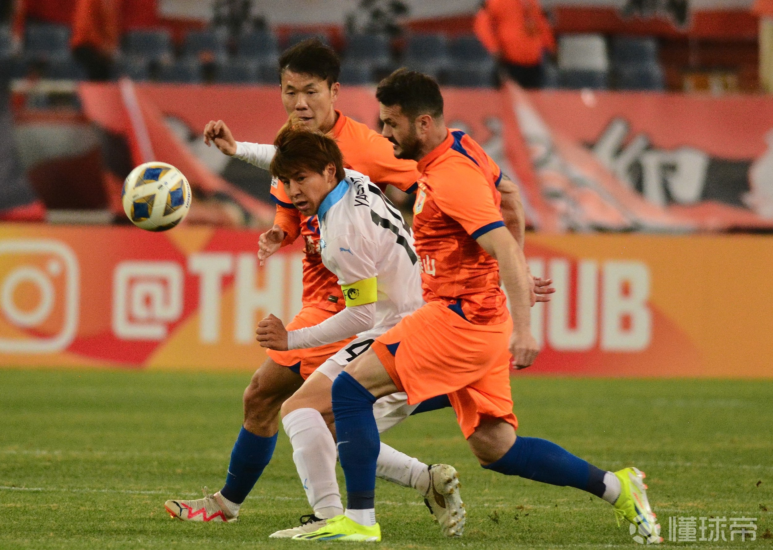 夺冠热门球队遭遇连败,压力巨大 夺冠热门球队遭遇连败,压力巨大