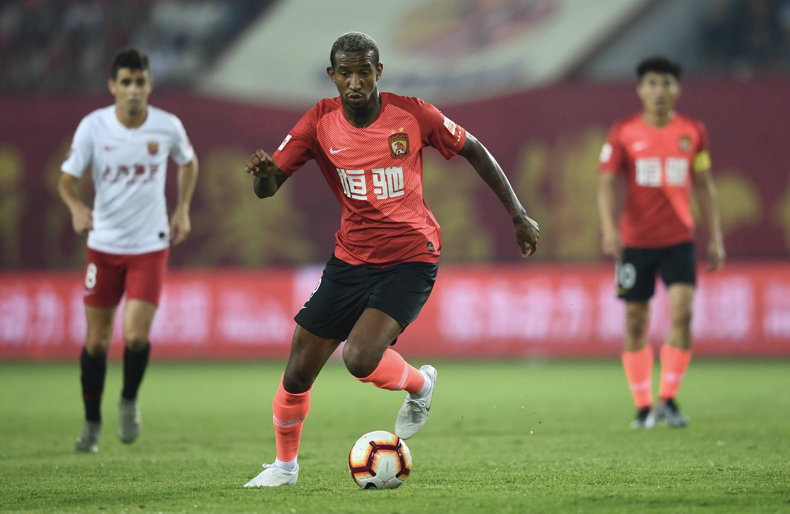 力挽狂澜球队奋力追平保住胜利的简单介绍