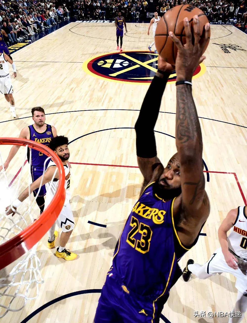 湖人客场胜爵士，终结连败